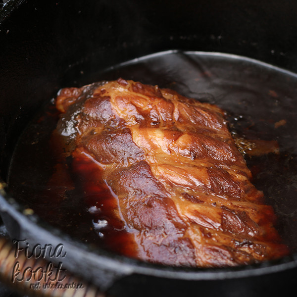 Spareribs uit de Dutch oven