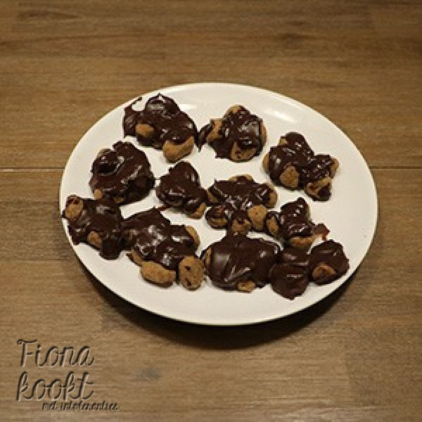 /storage/photos/2018/Bakken/kruidnotenchocoladerotsjes300.jpg